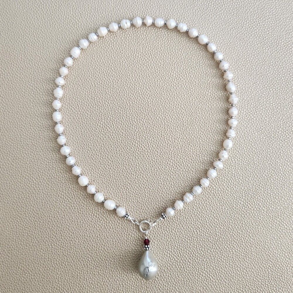 MINI BAROQUE PEARL NECKLACE W/ FLAMEBALL DROP--16" - Picture 2 of 2